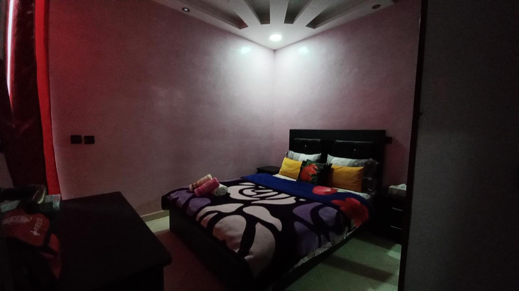 Chambre Prive Private Room Aeroport Mohamed 5 Deroua Buitenkant foto
